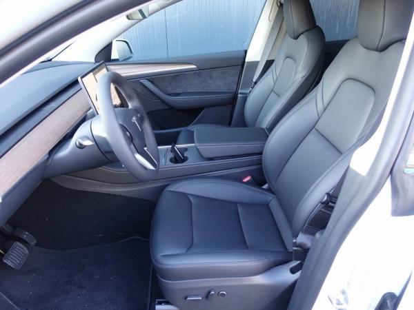 4-MIETWAGEN - Tesla Model Y SR | Y-5500E