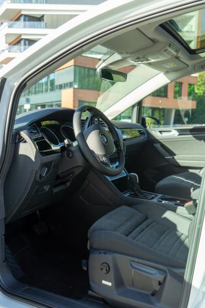 6-VW Touran Highline BlueMotion Technology 1,5 l TSI 110 kW (150 PS)