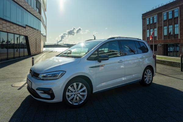 2-VW Touran Highline BlueMotion Technology 1,5 l TSI 110 kW (150 PS)
