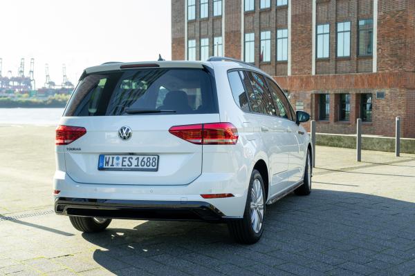 4-VW Touran Highline BlueMotion Technology 1,5 l TSI 110 kW (150 PS)