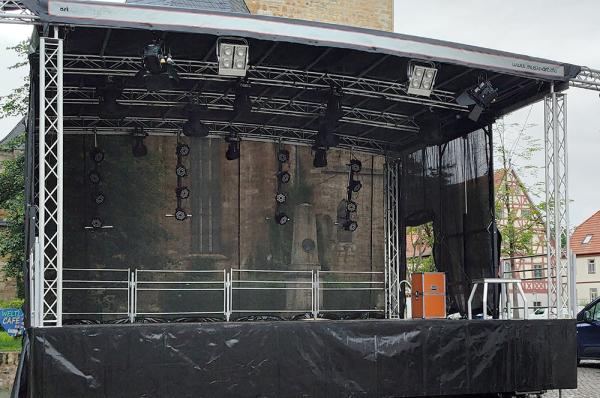 3-Bühne 45m² – Multistage für Stadtfest, Kundgebung, Präsentation, Roadsh...