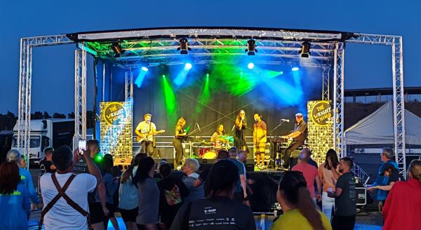 4-Bühne 45m² – Multistage für Stadtfest, Kundgebung, Präsentation, Roadsh...