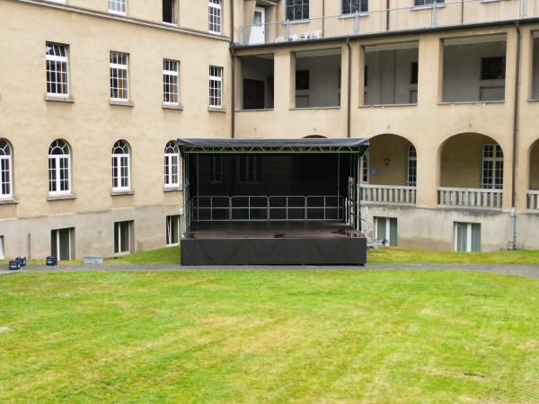 4-Mobile Bühne mieten – Stagemobil L für Ihr Event!