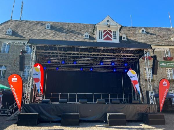 1-Stagemobil XXL mieten – Mobile Bühne für Events aller Art!