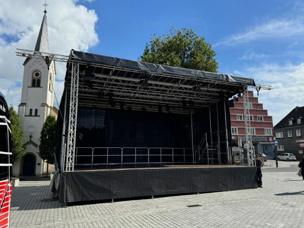 2-Stagemobil XXL mieten – Mobile Bühne für Events aller Art!