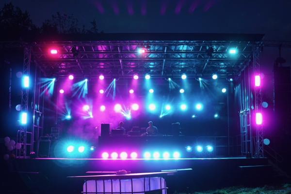 5-Stagemobil XXL mieten – Mobile Bühne für Events aller Art!