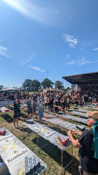 5-Bravo 122 mieten – 122 überdachte Sitzplätze für Ihr Event!