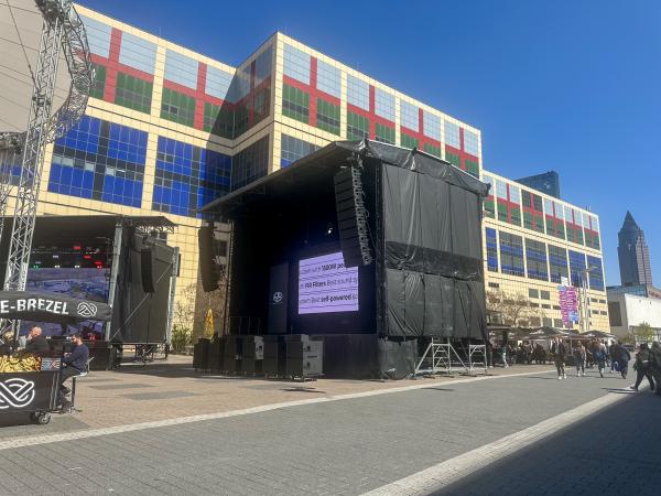 3-SmartStage 120 mieten – Die mobile Bühne für große Events!