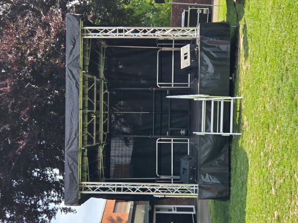 2-Kleine mobile Bühne
