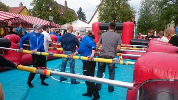 3-Menschenkicker – Human Table Soccer – XXL Tischfussball