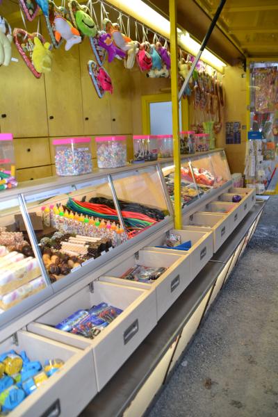 4-Verkaufswagen, Fischwagen, Imbisswagen oder &auml;hnliches f&uuml;r ihre Veranstaltung? mit K&uum...
