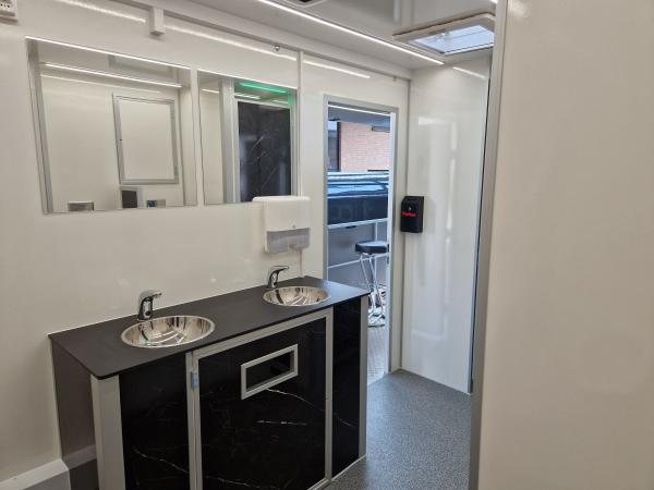 4-Neuer Toilettenwagen der Spitzenklasse