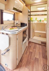 4-Wohnmobil  T 699 EB