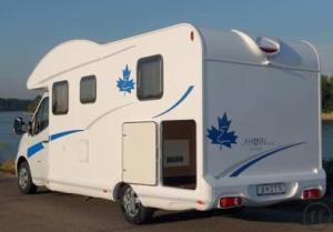 2-Wohnmobil LMC Alkoven 690