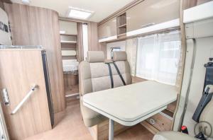 3-Reisemobil LMC Element T608