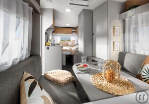 2-Wohnwagen LMC Sassino 460 E