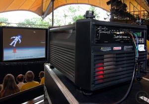 2-Beamer EIKI XT-3 10.000 AnsiLumen INKL. Objektiv! für Großveranstaltungen in  MZ, WI, ...