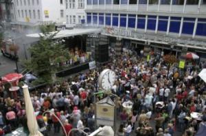 Showbühne 8x6m komplett mit Technik für Ihr Event Köln, Bonn, Ruhrgebiet, Gummersbach