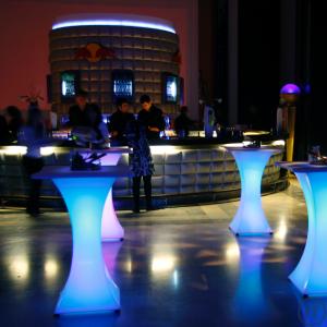 1-Design Stehtisch led partytable- Kunststoffkorpus - LED beleuchtet inklusive Akku (30 Std. Laufzeit)