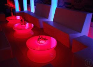 Beleuchteter Lounge LED Tisch mit AKKU