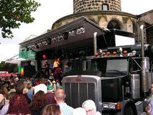 SHOWTRUCK

IHR PROMOTION- UND
GROSSBÜHNENFAHRZEUG