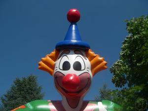 3-Hüpfburg Clown 6x7,30m mit Dach
- Springburg, Gumpiburg, Sprungschloss