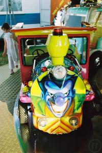 6-Kinderkarussell, Sportkarussell Toy Story" Ein modernes Fahrgeschäft für die Klein...