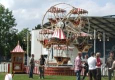 1-Großes Riesenrad - 10 Erwachsene oder 20 Kinder