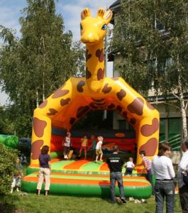 2-HÜPFBURG GIRAFFE