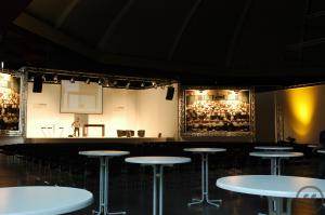 Stehtisch/Stehtische/Bistrotisch/Klapptisch inkl. kostenfreien
Transportwagen