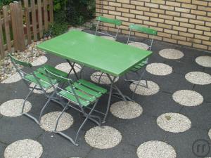 2-Biergarten-Garnitur aus Brauereiherstellung Stühle und Tische auch für den Outdoor-Betr...