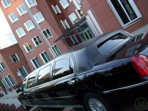 2-Stretchlimo mieten in Oberhausen, Duisburg, Mühlheim und Umgebung. Ihr Limousinenservice f&u...