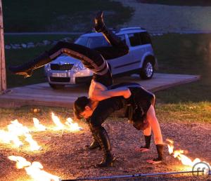 6-Project PQ realisiert explosive Feuershows und exclusive Schwarzlichtshows für Galas und Eve...