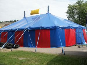 2-Circuszelt 16x24m mit 328 Qm und Fußboden