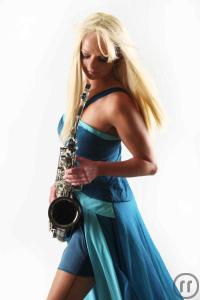 3-Saxophonistin Kathrin Eipert mit einmaliger Show und erstklassiger Dinnermusik