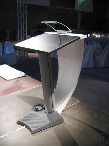 1-Modernes Rednerpult, Edle Optik, mit Aluminiumverblendung und Lampe