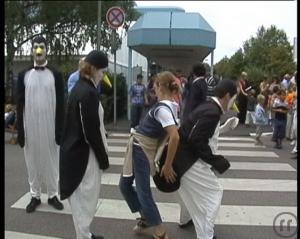 4-Pinguine - Ein herrlich verspielter Walkact für Ihren Event