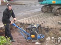 1-Starke Rüttelplatte zur Verdichtung von Sand/Kies und Verbundpflaster 105kg