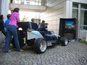 3-Fahrsimulator Rennwagenfahrsimulator - Simulator - Rennwagen
Auto, Autohaus, Rennsimulation