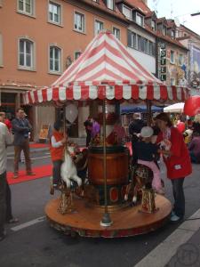 2-Karussell mit ca. 2,00m Durchmesser - ideal für Kindergartenfeste, Kinderfeste oder Familien...