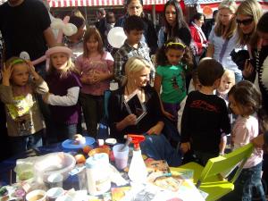 3-Kinderschminken, Ballonmodelage, Luftballon - Weitflug Wettbewerb