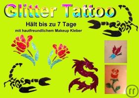 2-Glitzertattoos
Der Renner auf jedem Fest für die ganze Familie!