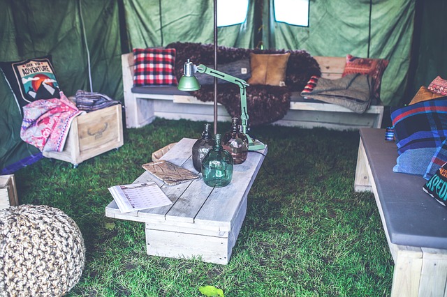 Zelte und Ausstattung